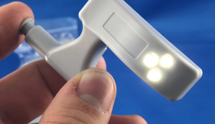 Par de luces LED con sensor para encendido automático en armarios sólo 0,99€
