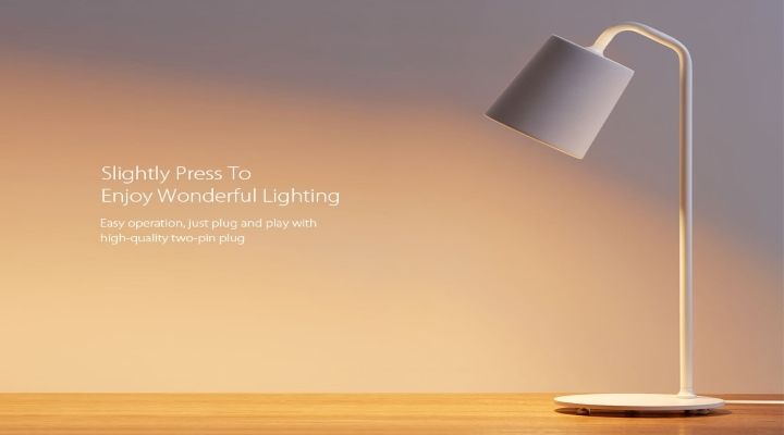 ¡Chollo! Lámpara de escritorio Xiaomi Yeelight minimalista por sólo 17€ (PVP 44€)