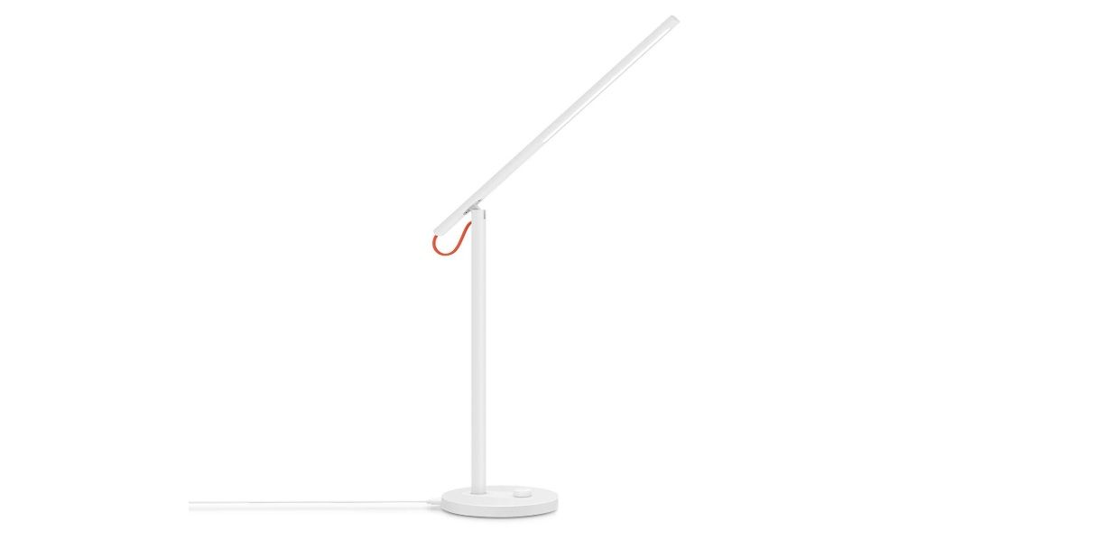 ¡Mitad de precio! Lámpara Xiaomi Mi LED Desk Lamp por 20€ (antes 39,99€)