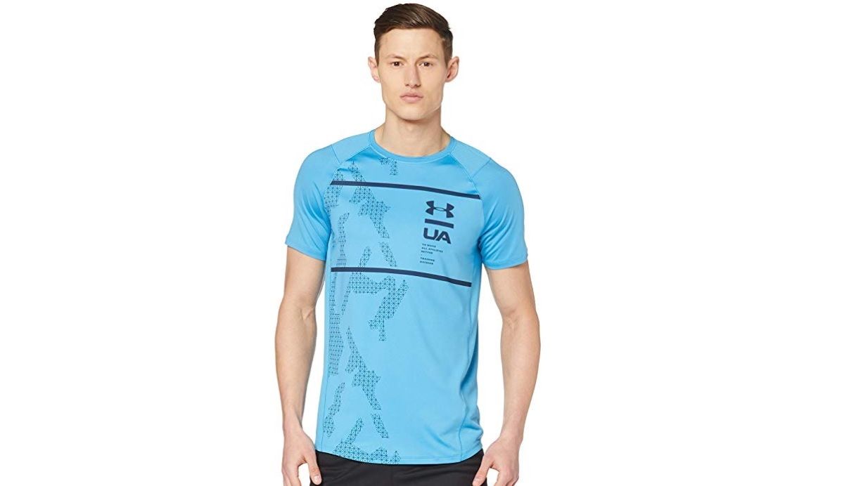¡Chollazo! Camiseta Under Armour Mk1 SS Q2 Printed desde sólo 12,64€ (antes 39,99€) ¡En gris o azul!