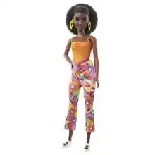 Barbie Fashionista Alta Muñeca con conjunto de moda morado y accesorios, juguete +3 años (Mattel HJR97)