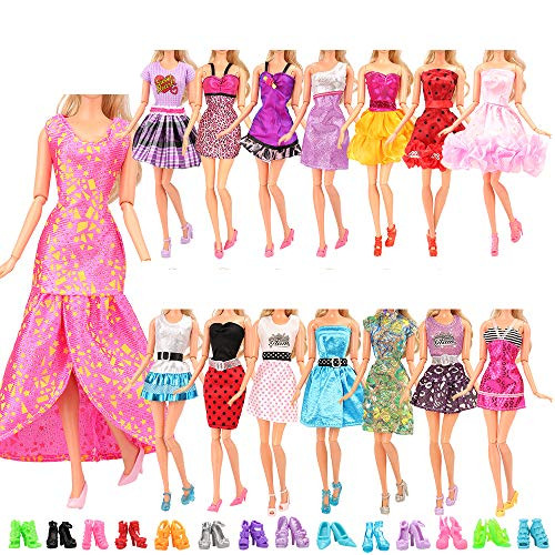 Pack 12 vestidos + 10 pares de zapatos para Barbie