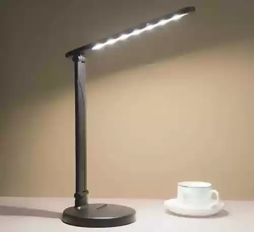 SÓLO HOY! Lámpara inteligente LED AUKEY con control táctil, regulable y plegable (ENVÍO GRATIS)