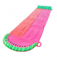 Tobogán acuático en forma de sandia
